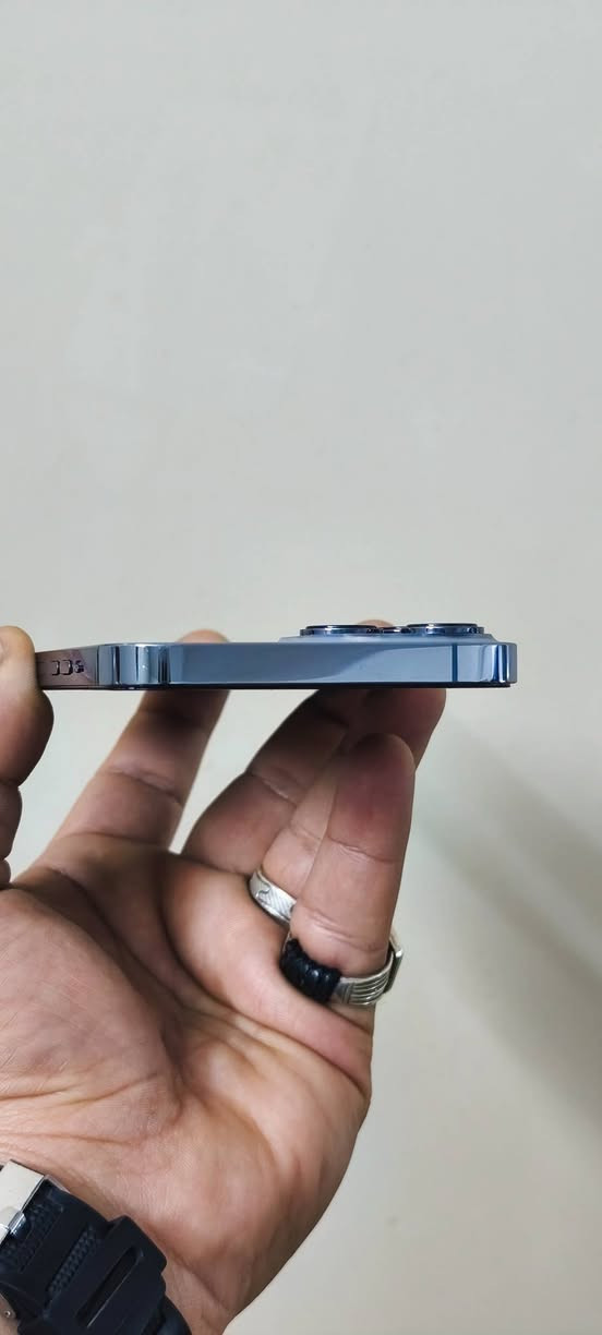 آيفون 13 برو ماكس
ذاكره ٢٥٦ - بطاريه ٨٣٪ 
مستبدل شاشه اصليه فقط 
مكفول من أي خلل أو عطل 
سعره ( ٥٥٠ ) الف سعر نهائي 
ـــــــــــــــــــــــــــــــــــــــــــــــ
عنواني بغداد مدينة الصدر 
***********
