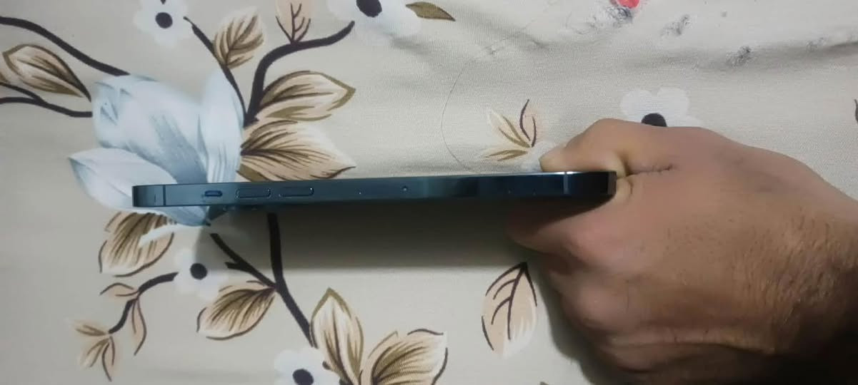 السلام عليكم
ايفون 12 بروماكس ذاكرة 256 عربي شرق اوسط 
ماستر AAA بدون ملحقات بطارية 79 بلادية جهاز وتر بروف مكفول من كلشي نضافة فوووووووول السعر 500 وبي مجال بسيط مكاني بغداد


**إذا كنت صاحب هذا الإعلان وتريد حذفه لأي سبب، رجاءا أرسل رسالة إلى الدعم الفني**