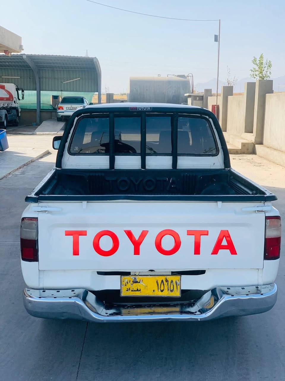 بەناوی خوای گەورە
بۆفرۆشتن :توێتا ئەرنەب مۆدێل ٢٠٠١. ئارمی هەولێر  بەشەرتی ئەوەلیاتو مرور  تەبریدو پاوەر  مەکینە سپی و بەخ پێشو دوای تازە داگیراوە  بەشەرتی گێرو مەکینە  تەقەو رەقە بەشەرت کارەبایی بەشەرت  چوار تایەی نیوداشتی لە ژێرە  یەک قرچی لای سەکنی هەیە بێناو گرتن. سەیارەکە بۆیاخە لەسەر ساخی  سەقفو بۆنیتی هيچی پێوە نیە. 
سعری ٧٥ گەلاو معامەلەیەکی برایانە 
تکایە گەر مشتەری نی سەرمان مەهێشێنە.


**إذا كنت صاحب هذا الإعلان وتريد حذفه لأي سبب، رجاءا أرسل رسالة إلى الدعم الفني**