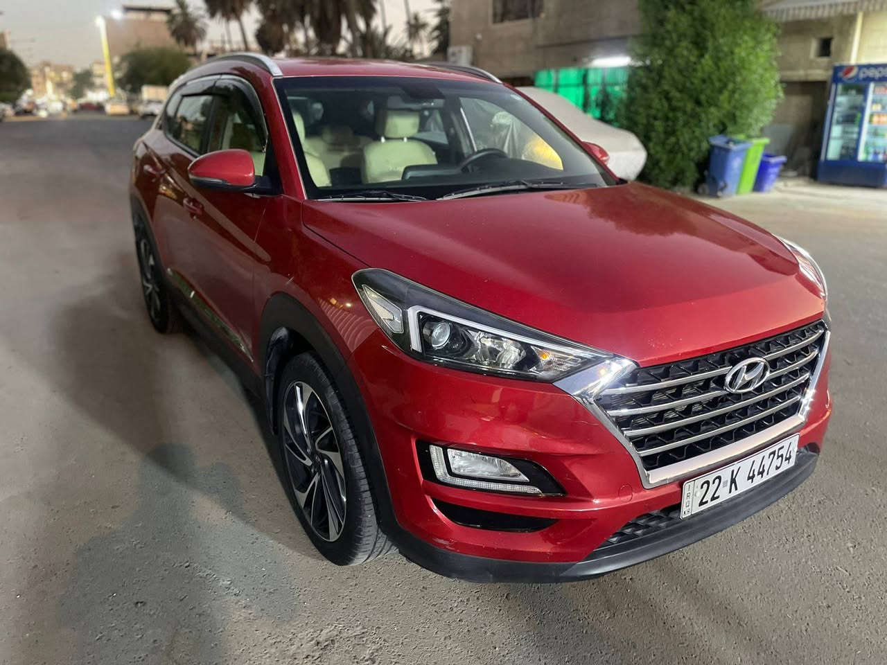 *********** اخت الزيرو
توسان خليجي ٢٠١٩ 
ماشيه ٦٣ الف كيلو 
هندبريك بالايد
فول تحكمات ستيرن 
تبريد  قطعتين امامي خلفي 
لد وحاجب امامي 
حساس امامي خلفي 
شاشه وكامره بلاديه
ثلاجه بالجكمجه
سياره مكفوله من صبغ حته دعاميات فقط ٤ اصابع بارد بكصت لبنيد 
سبير منازل 
كتلوكات لشركه
باسمنه تحويل ثاني يوم
سياره كلش جديد ونظيفه
مكاني اعظميه 
سعرها ١٧٢ ورقه 
اتصال فقط 
***********
