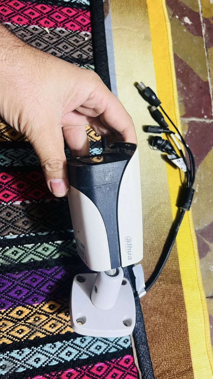 دي في ار مع كامرتين فقط ومحوله رايدهن ب 50الف (كامرات وحده اسوار وحده داهوا اصليات بيها زر تحكم ويشتغلن علبلا زما مباشر ***********
