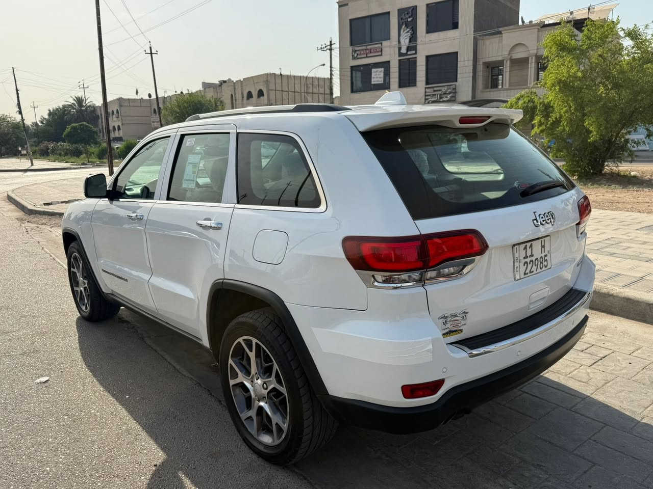 السلام عليكم

جيب  2020   لمتتد خليجي مكفوله من ضربه وصبغ 

‎حجم المحرك V6 3.6L 

مااشيه 75 كم 

مفتاح التشغيل بصمة 

تشغيل عن بعد 

بانوراما

فتح الصندوق كهرباء 

 دفع رباعي 4WD

اريل نفكيتر 

رادار 

مانع تصادم

 تحديد المسار

حساسات أمامية

حساسات خلفية 

لايت زينون + LED 

كشافات 

بك لايت LED 

ويل كب 20

4 دسك

حساسات ضغط الاطارات 

اشارة في المرايا الجانبية 

المرايا قابلة للطي كهرباء 

النقطة العمياء

شاشة Apple Car play 

كاميرا دوارة 

شفتات مقود 

مثبت السرعة Cruise 

المودات والاوامر الصوتية 

فحص نظام السيارة 

تتسع المقصورة ل 5 ركاب

المقاعد جلد 

المقاعد الامامية كهرباء 

تدفئة وتبريد المقاعد الأمامية  

ذاكرة وضعيات الجلوس للمقاعد الأمامية

تبريد شاشة مناخين منفصلين 

قطعتين تبريد 

نظام مانع الانزلاق   

وبعد بيها مواصفات  

السعر 24800$ وبيها مجال 

العنوان/  بغداد حي الاعلام  الاتصال ***********
