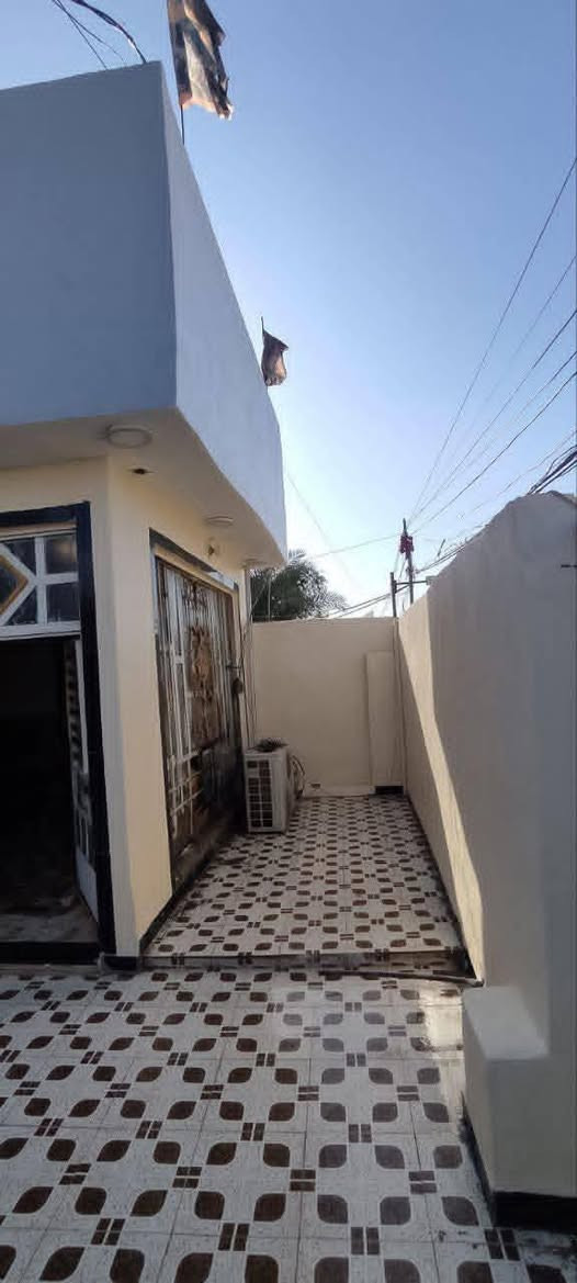 سلام وعليكم بيت لبيع 200م كامل مكمل نهروان لدونم ماقبل صوره لامام علي شارع نجارين اي سفسار انتصل ع رقم ***********واني بل خدمه
