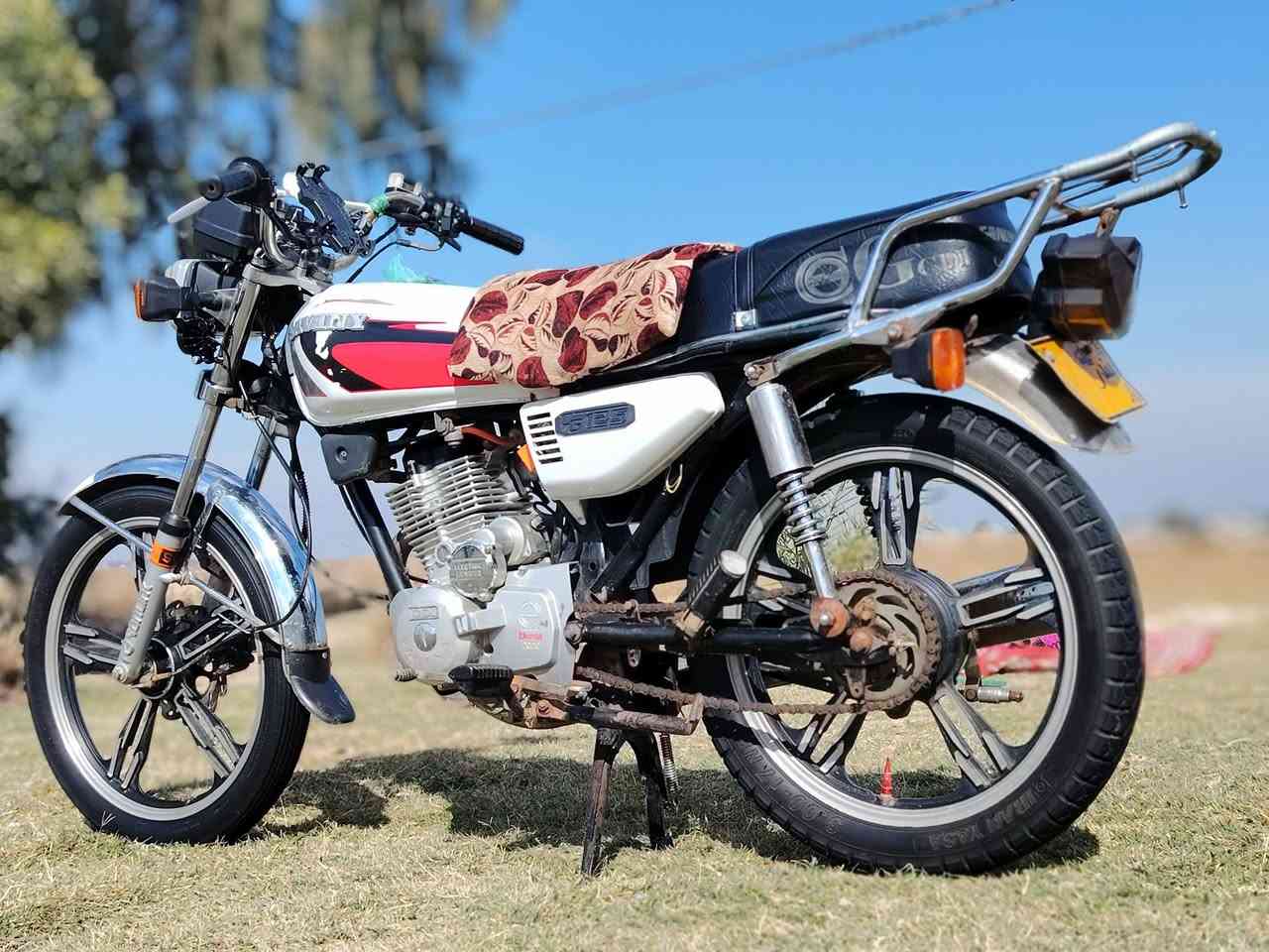 سلام عليكم دراجة البيع مديل 2020 دراجه كلك سعر خاص رقمي ***********
