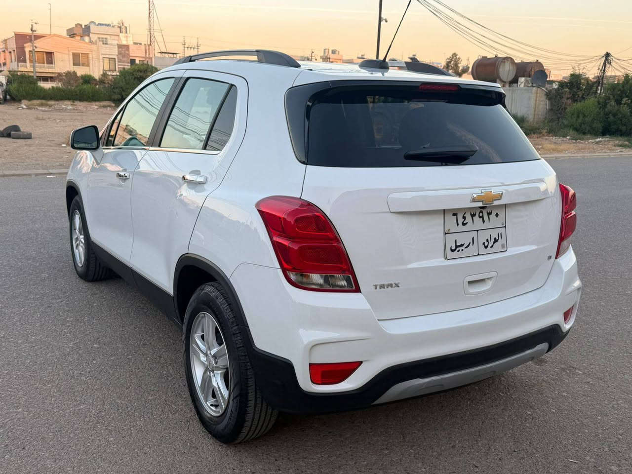 شوفرليت تراكس ٢٠١٩ي فول مواسه فات
سه يا ره كي زور جوان و خاوينه نمونه يه له جواني
به شه رتي  گيرو مه كينه و ته بريد و كاره باي 
١١٥ هه زار روشتيه به ناوي خومه و سه نه ويشي نوييه 
سه يا ره كه ٣ پارجه و شانه كي بوياغه بي ژوري 
پشت و بيش كه پس به شه رت 
ئيرباگيش به س شاني ته قيوه و سيسته م كرايته وه 
٤تا يه ي نوئي له بنه و پشت و بيشي تازه  توند كرايته وه 
پاتري و بانسيشي تازه يه 
موا سه فاته كاني ( به سمه . كوشين جلد. ته عديل سورعه . كوشين كاره باي . يه ده به سمه . لايت عه ده سه . لايت ئوتو . ده بل اكسل . abs . ئاوينه كاره باي . گيج الكتروني . شه غال . شاشه و كاميره بيلادي . هه نده ك مواسه فاتي تريش
شوين؛ هه ولير
سعر ؛95$ كه مه ك مه جال 
ره قه م شاصي ؛ KL7CJLSB7KB958289
📱؛ *********** أربيل, العراق
