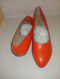 حذاء طبي • قياس ٤١ • لون حلو