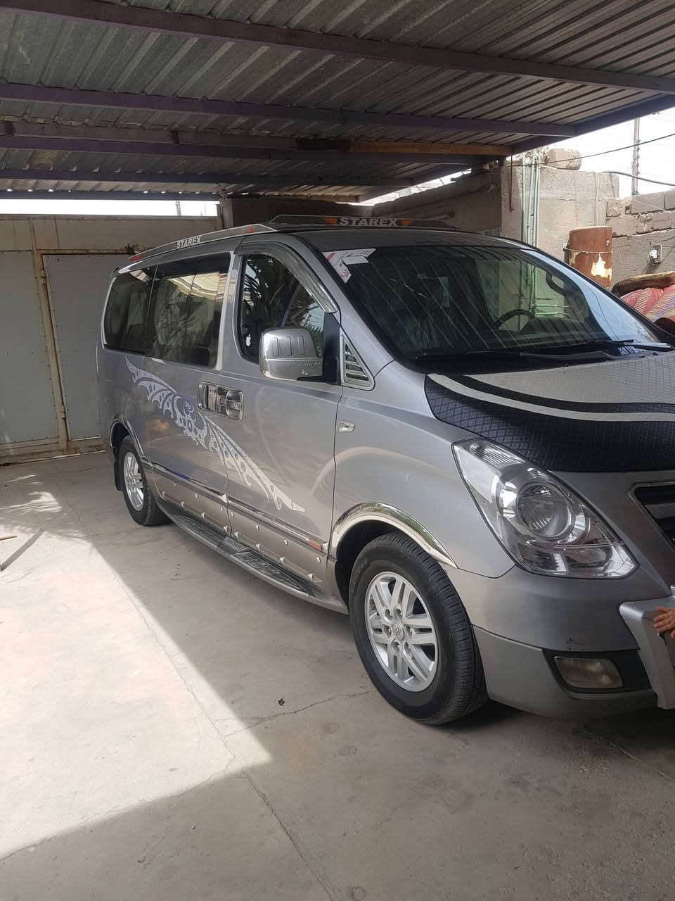 بسم الله الرحمن الرحيم
للبيع ستاركس 2018 اصل مكينة سبلاين 12  باسمي نص فول مصفرة ضريبه مكان السيارة بصرة جاهزة من كلشي للاستفسار ***********
