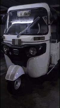 سلام عليكم اخوان تكتك موديل 22 شهر 9 رقم و سنويه تكتك جاهزه من كلشي تخم تاير دوشمه جادر جديد كلشي بيه جديد مكينه خرسه فقط بيه تعمير دوس ولباقي كله نضيف تحويل ثاني يوم مكاني مدينه  
الاستفسار ‭٠٧٧٥ ١١٥ ٣٦٠٢‬
