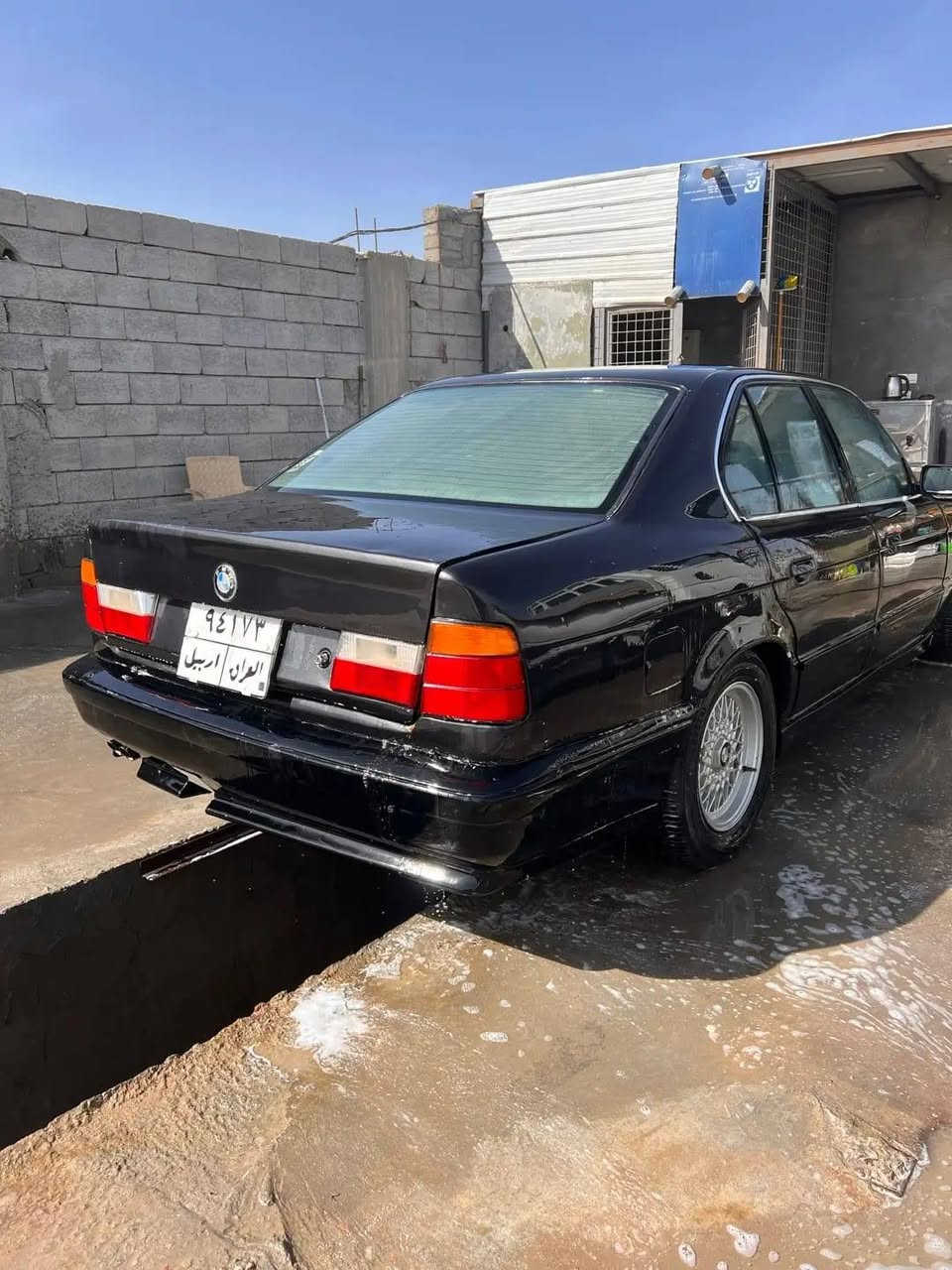 بي ام  520 رقمها اربيل سنويا منتهيه تبريد شغال تخم تايرات حداده جديده مكينه وكير جديد بيها ضربة بل صندوگ ومكفوله من الكص ونقل جثه سعر 40$ بيها مجال الاتصال على الرقم التالي *********** العنوان البصره قضاء المدينة منطقه السواد.. المدينة, البصرة
