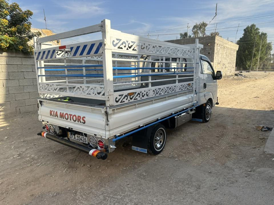 السلام عليكم كيا 2012 قماره مكفوله البدي مرشوش اثر تكشير بدون ظربه
محرك كير تبريد تخم تاير كله جديد سياره بسمي 
مكانها واسط النعمانيه 
السعر 105 
للاتصال ***********
