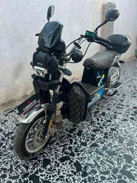 وبركاته  ماطور شحن للبيع  بطارية عدد 6  مستعمل شهر واحد فقط نسبة نضافت...