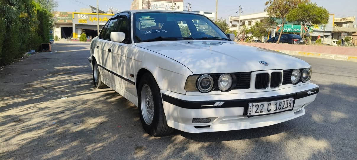 بەناوی خوای گەورە و میهرابان 
بۆفرۆشتن
BMW مۆدێل 1992
525بیلاد کەپس
ڕەقەم هەولێر غرامەو تەحویل بەشرت سەنەوی ساڵێکە بەسەرچووە
بێ لێدران 
مواسەفات 
گێڕ ئۆتۆماتیک
ناو جلد 
جام کارەبایی 
تەبرید 
دەفتەر بەنزینی لەگەڵە ژمارەی مووبایل 
(*********** )(***********) كركوك, العراق
