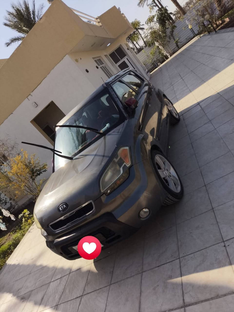 سلام عليكم
مكلف بالنشر

كيا صول (2010) 

وارد امريكي . 

سياره ليبل واحد 

محرك 2000 دوش . مامفتوح لاتنقيص ولاتبخير خير من الله 

رقم بغداد الماني 

مواصفات ( فتحه سقف سلايت.. تحكم استيرن جهتين.. نظام ABS . منفذ usp و Aux . و باقي المواصفات المعروفه) 

تخم تايرات ويل 18 
باتري جديد 
تبريد شغال 
كير ومحرك مكفولات 

سياره بيه مكانات صبغ ابيع احزام حتى ماادوخ المشتري. 

رقم صاحب السياره ( *********** ) 

مكان السياره . بابل .
