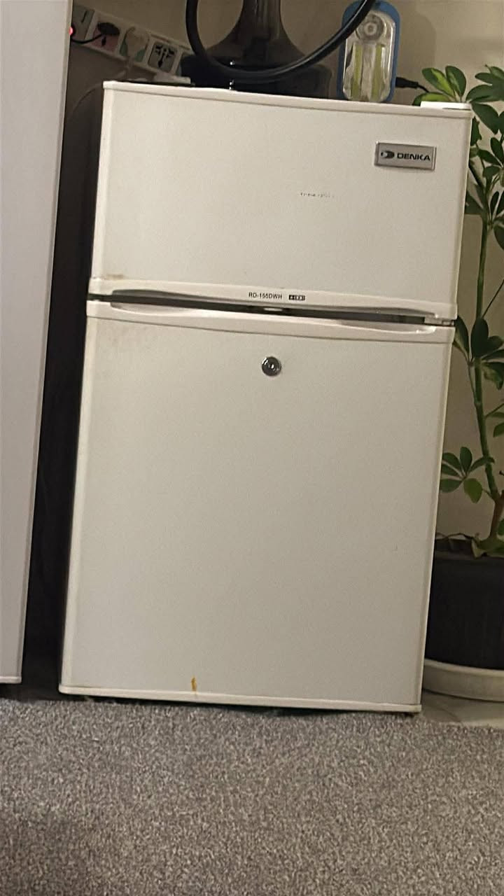 السلام عليكم ثلاجه صغيره نوعيه دنكا
السعر 100
مكاني كميره يم جزيزة السياحيه


**إذا كنت صاحب هذا الإعلان وتريد حذفه لأي سبب، رجاءا أرسل رسالة إلى الدعم الفني**