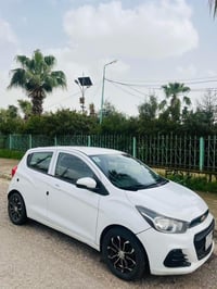 شوفرليت سبارك موديل ٢٠١٦ ارغب موديل اللون ابيض وارد خليجي بدون ضرر بيه...