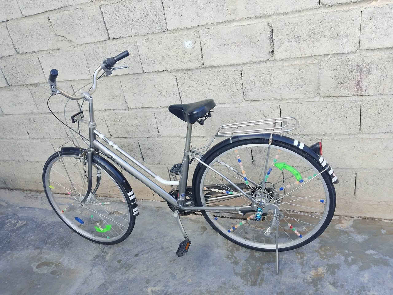 سلام عليكم للبيع بايسكل حجم 27 موديل 2021 گير حساس بايسكل نضيف أي عيب مابي السعر 100 وبي مجال المكان كركوك📍لاستفسار ***********📞
