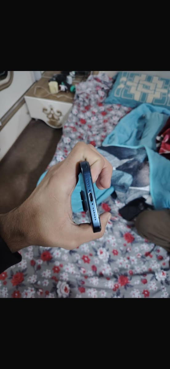 سلام عليكم ايفون ١٥برو ماكس ذاكره ٥١٢بطاريه ٨٥مبدل شاشه اصليه تفحصه بيدك باقي كله مشكله   رقم واتساب *********** ما بي سعر ٨٢٥ كارتونه ما بي بس شاحنه اصليه  مكان كربلاء
