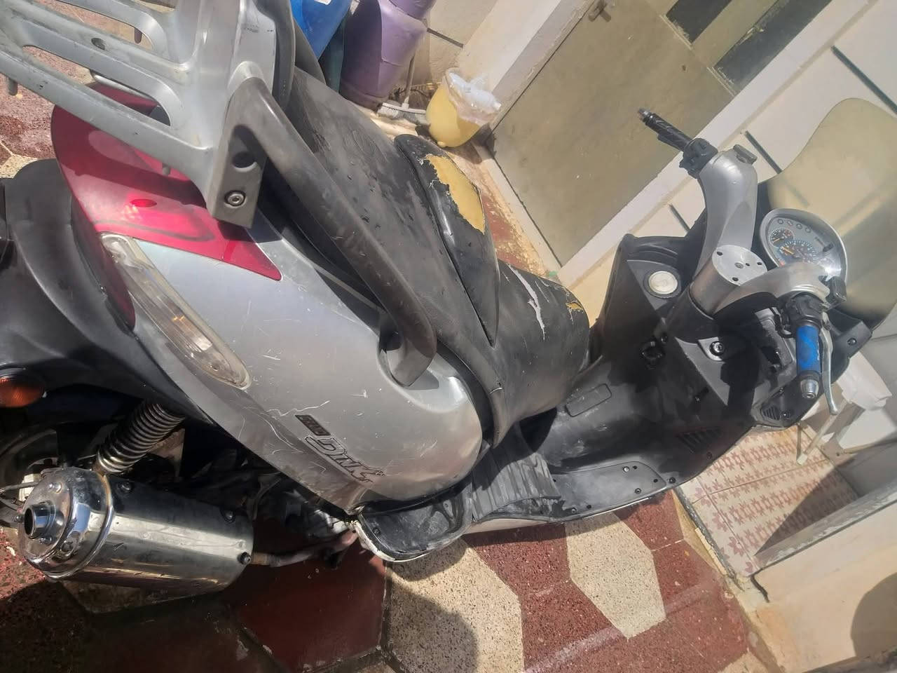 السلام عليكم 
 كايمكو للبيع شغال نكره صلف كهربائيات شغاله مابي اي
 نقص دهن جديد السعر خاص


**إذا كنت صاحب هذا الإعلان وتريد حذفه لأي سبب، رجاءا أرسل رسالة إلى الدعم الفني**