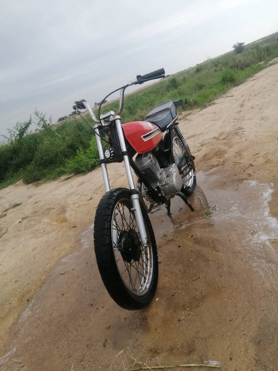 سلام عليكم دراجه البيع موديل 2019كلك كلك يعني بدون وراق دراجه لا تبخير ولا تنقيص محركه تايكر شلعه كلش حلوه مالته محرك ما مفتوح سعر 275وبيه مجال مكان طريق كربلاء نجف عمود 977 رقمي *********** مراسله هم موجود
