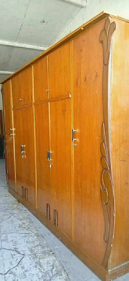 كنتور مستعمل ست ابواب طابقين تسكام للبيع ويوجد خدمة توصيل *********** مكاني الشوملي
