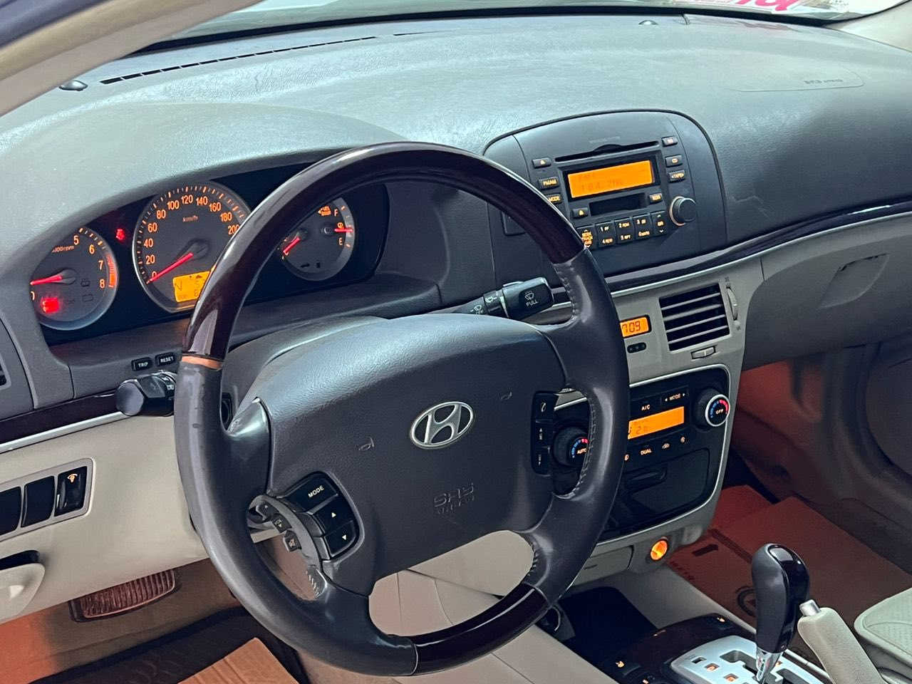 بسم الله مشاء الله توكلنا على الله عرض جديد اللهم مبارك كيف واصله وصول حديث ❤️.
🤍معرض الخال لبيع وشراء السيارت🤍
🌟 الفئة :هونداي سوناتا😍 ✅بسعر 23700🔥

🌟 سـنة الصـنع : 2007♥️

🌟 اللون : رصاصي
صالون بيج

🌟 عداد المسافه المقطوعه (75الفkm)✅حقايق 

🌟 السياره  : جمرك رساله مفتوحه 

🌟 نـاقل الحـركة : أوتوماتــگ  💯✅

🌟 خَـاليـة مِنَ القَصْ و السُّـوسْ والقِشرةٌ  وفرق اللون نهائي ♥️✋✅

🌟 محرگ وكمبيو 10/10 بالضمانه قلّب وين مايعجبك💯✅

🌟 الحـالة : مُمتَــٰـازَة جداً 💯✅

🌟 إستيــراد كوري ✅

-سيارة  كسبه لاقوة إلا بالله قمة في النظافة مش ناقصها ولا شي❤️

-خاليه من جميع العيوب الميكانيكية
__________________
للإستفســار أگـــثــر ↘️⬇️↙️
المكن/تاجوراء طريق المصانع
رقـم الهـــاتِف0916070765
0913937341


**إذا كنت صاحب هذا الإعلان وتريد حذفه لأي سبب، رجاءا أرسل رسالة إلى الدعم الفني**