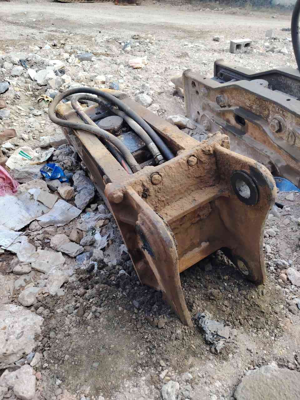 سلام عليكم رمضان كريم 
جك حفّارة
استخدام نظيف، شغال تمام
مفحوص وجاهز للعمل
السبب: عدم الحاجة
الموقع: الانبار الرمادي 
السعر: 35 (وبيه مجال)
هاتف ***********
واتساب ***********
