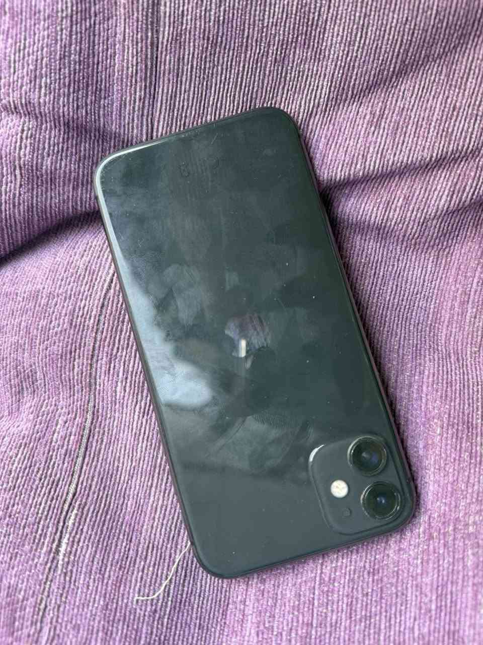 ايفون ١١ عادي ذاكرة ٦٤ جهاز نظيف ممبدل بي شي ولا داخل تصليح بطارية ٧٥ رايدة ب ٢٠٠ قفل مابي مجال مكاني بغداد شارع غلسطين ***********
