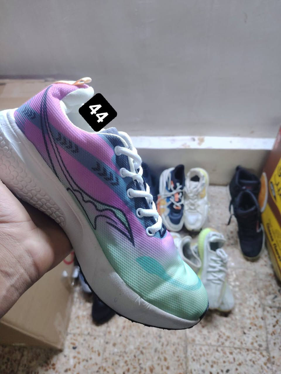 يا بلاش! عرض خاص على أحذية البالة السوبر 🚨
وصلت بضاعه  الجديدة! أحذية رياضة، احذيه سكجر  وكاجوال
 بأسعار مناسبة فقط  (15)الف 
✅ موديلات متنوعة تناسب الجميع.
✅ مقاسات من [39] إلى [48].
✅ شرط فحص أمام مندوب 
أجور توصيل 6الف محافظات العراق 5الف بغداد 
العرض لفترة محدودة جداً.. القطع لقطة وما تتفوت!
🏃‍♂️ ز اطلب "أونلاين" عبر الرسائل
.⬅️رقم الاعتماد ***********
#احذيه #باله
