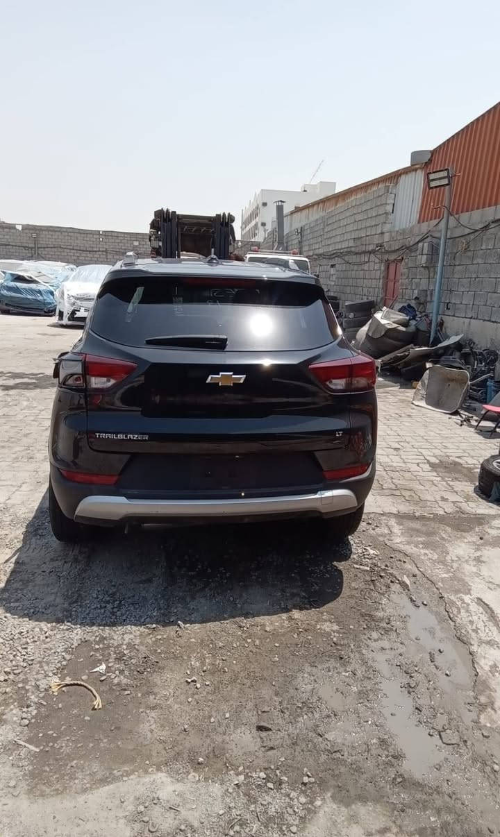 سلام عليكم عندي تلي بلايزر مديل ٢٠٢٥زيروه  حالين بدبي وأصله سياره بدون نقل السعر ٣٢وارقه ترهم كتاب شهداء مكاني بغداد مدينة الصدر ***********
