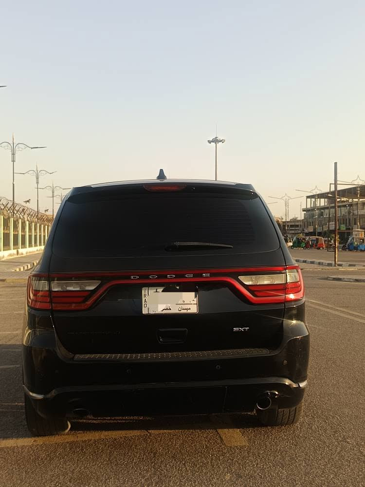 السلام عليكم 
للبيع دورانجو SXT، السيارة ملكية وما يحتاج أحجيلكم عن هيبتها بالشارع ونظافتها مثل ما موضح بالصور. سيارة عائلية ورياضية بنفس الوقت وجاهزة من كلشي.
المواصفات والتفاصيل:
الموديل: [2019]
اللون: أسود ملكي مميز (لمعة ونظافة كاملة).
الفئة: SXT (محدثة بنيد رياضي ).
الرقم: رقم ميسان ألماني مميز
المحرك: 6 سلندر 3.6L
المسافة المقطوعة: 78 ميل.
حادث السيارة بنيد وما واصل الدواخل 

تبريد ثلاث قطع شاشة تحكم كاملة، كاميرا بلادية، حساسات خلفية. داخلية نظيفة جداً وجاهزة للاستخدام بدون أي نقص.
سعرها 190 وبيها مجال بسيط للشراي الجاد
مكان السيارة: ميسان - العمارة.
للاستفسار والتواصل: *********** أو تواصل خاص عمارة, ميسان
