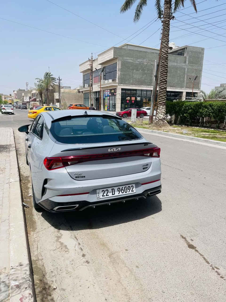 كي كيفايف k5 جيتي لاين رقم اربيل كلش نضيفة
1تشغيل عن بعد 
2 سياقة ذاتي 
3 حساسات خلفي او أمامي
4 تغير فئه السرعة 
5 محرك 6.1 تيربو 
وبعد هواي موصفات معروف الجيتي لاين مختم على الكشنات الجيتي مكاني بغداد  تحويل ثاني يوم ابمسي السيارة مابية اينقص *********** واتسا
