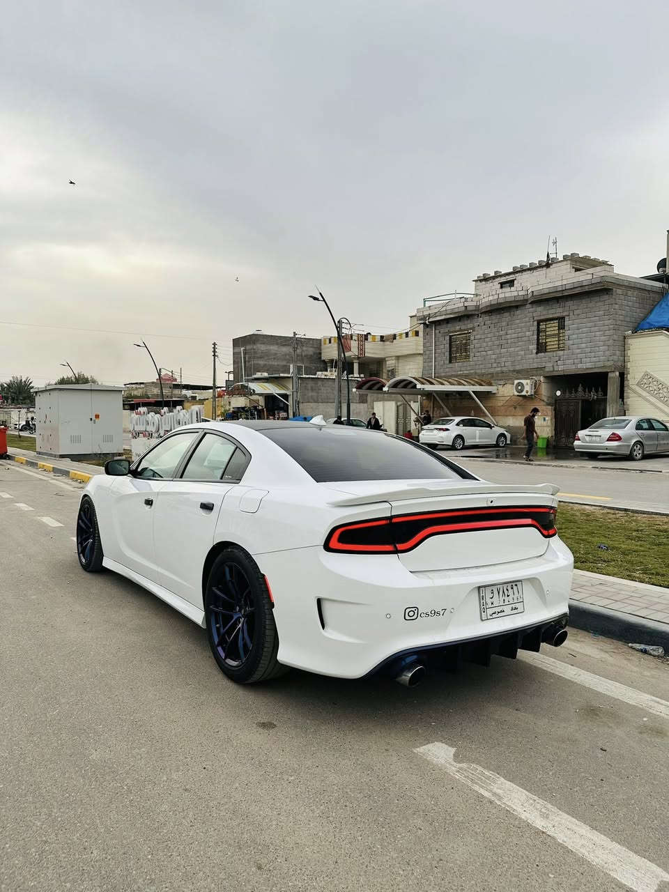 دوج جارجر rt 2021 سوبر تراك باك
ماشية 30 الف سيارة جديدة كلش 
رقم بغداد باسم صديقي يريد تحويل 
ضربتها جاملغ وبنيد  وبيها كلير بدواخل بدون ضربة وموضح بلصور السيارة عليها إضافات كلش هواي فجوج بريمبو كبير 
صدر ب كامل Srt بلاد
لويات ايباخ
ويل دايتونة اصلي مشتغلة لونين يموت
كزوز ht powr بوابات وسطيات slp 
عليها برمجة كاملة من طول لطول حماوة وبانزين وكت اوف طلقات 
كفرات مكينة Srt 
دركة D مال وايد بدي اصلية 
داخل احمر كنتارة
دشبول خياط احمر واسودّ شغل دبي 
طبكة راديتر Srt 
بجم زنون 
عليها لد وحلقات متغير 
عليها سقف روز رايز واويل كاتش كان 
ولف حماوة مشيموتو
سيارة كلها مطقمها بنفسجي متغير شي مميز
سيارة نضيفة وجديدة كلش  
تعبان عليها وماناقصها شي سعر 225 مجال قليل  مكان بصرة دور المحاربين
رقمي ***********
