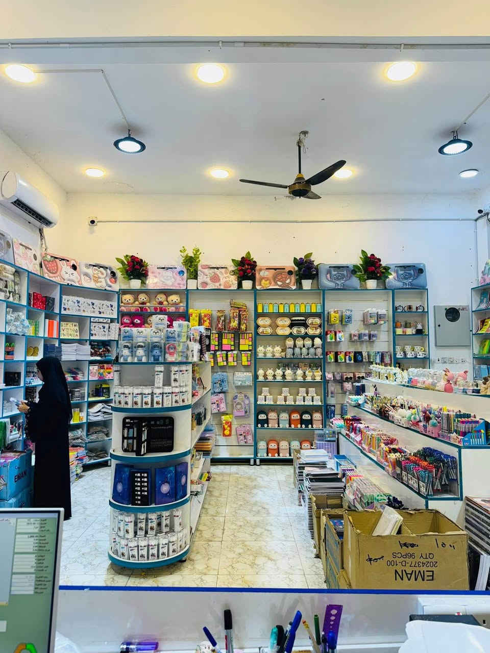 � إعلان بيع – فرصة مميزة 📢

للبيع أغراض مكتبة متكاملة تشمل جميع مستلزمات القرطاسية والهدايا، مناسبة لفتح مكتبة جديدة أو تطوير مكتبة قائمة.

📚 المحتويات تشمل:

 • قرطاسية مدرسية كاملة (دفاتر، أقلام، أدوات هندسية، ألوان…)
 • مستلزمات طلابية لجميع المراحل
 • هدايا متنوعة (تغليف هدايا، عطور، إكسسوارات، تحف)
 • أدوات مكتبية وإدارية
 • بضاعة مرتبة وجاهزة للبيع المباشر

✨ المميزات:

 • بضاعة كاملة ومتنوعة
 • تصلح لمشروع جاهز بدون تعب
 • نوعيات جيدة ومختارة
 • البيع جملة واحدة أو حسب الاتفاق

📍 العنوان:
ميسان – المجر الكبير

📞 للاستفسار والمعاينة:
📱 ***********

🔔 ملاحظة:
السعر مناسب وجادين فقط عمارة, ميسان
