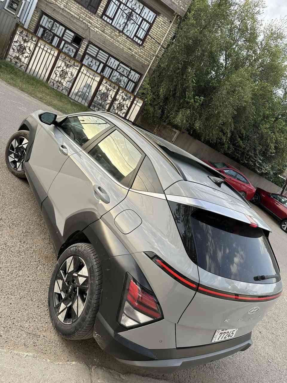 السلام عليكم كونا وارد كندي موديل 2025
السياره فول الفول للاخير هايبرد 
مري شفط 
اشاير مري 
بانوراما
بصمه 
سستم صوت
حساسات امامي خلفي
رادارات امامي خلفي
اضائه lED
قطعتين تبريد
كير تعليك لمس
شاشه متصله
شفتات ستيرن
تحكمات ستيرن
شاحن واير ليس
مود درايف
تبريد بيانو
هاند بريك بصمه
حادث السياره جاملغ وباب مثل ما موضح بل صوره وخشم البنيد 
مكاني بغداد الدوره
***********
