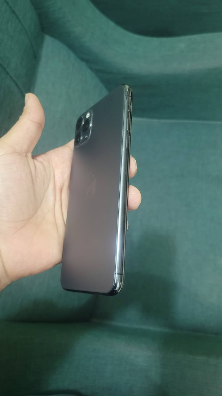 السلام عليكم 11 برو ماكس
مبدل شاشه اصليه 
مبدل بطاريه اصليه 
فيس ايدي واكف 
ذاكره 256
الجهاز نضيف 
الرقم : ***********
العنوان بغداد الدوره 
موجود واتساب ورقم سعر خاص
