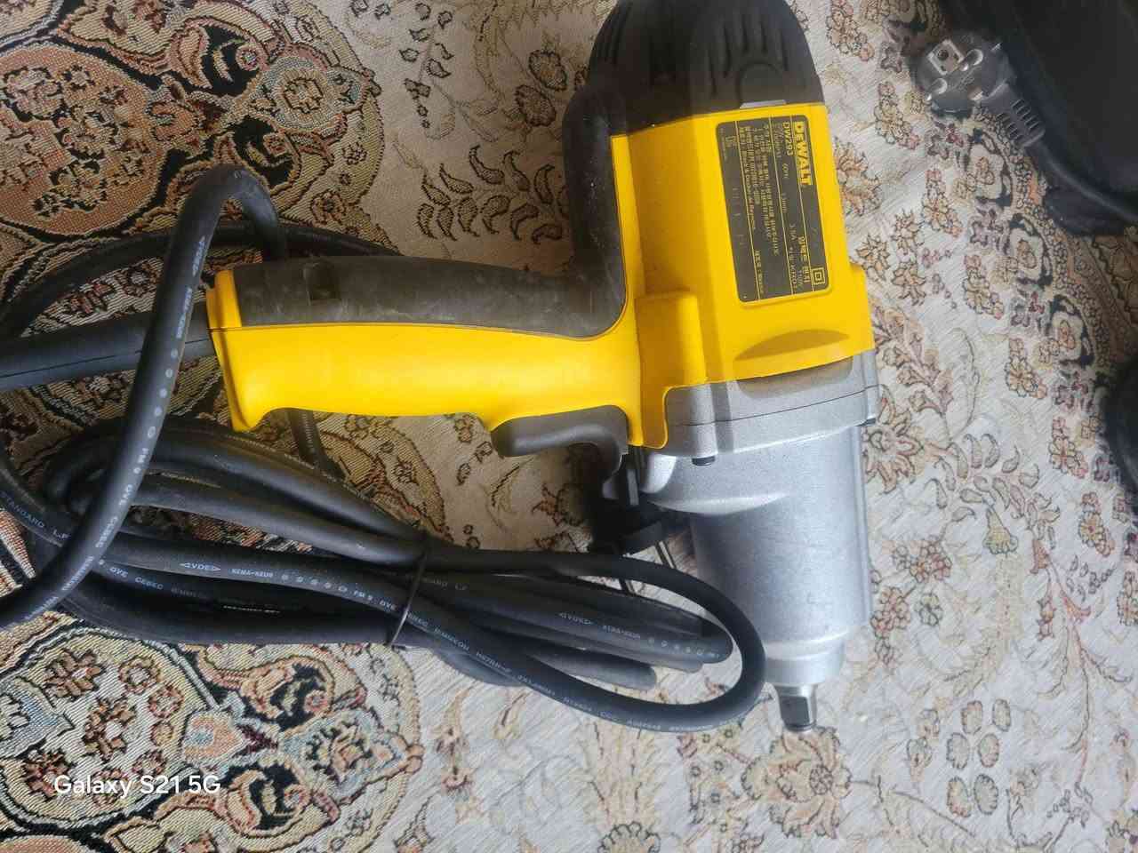 دريل لقمة ديولت جديد لوك لوك صناعة مكسيكي وارد كوري مثل مااموضح بالصورة المكتوبة للبيع الشراي يراسلني او يتصل واتسب*********** توصيل موجود لكافة المحافظات
