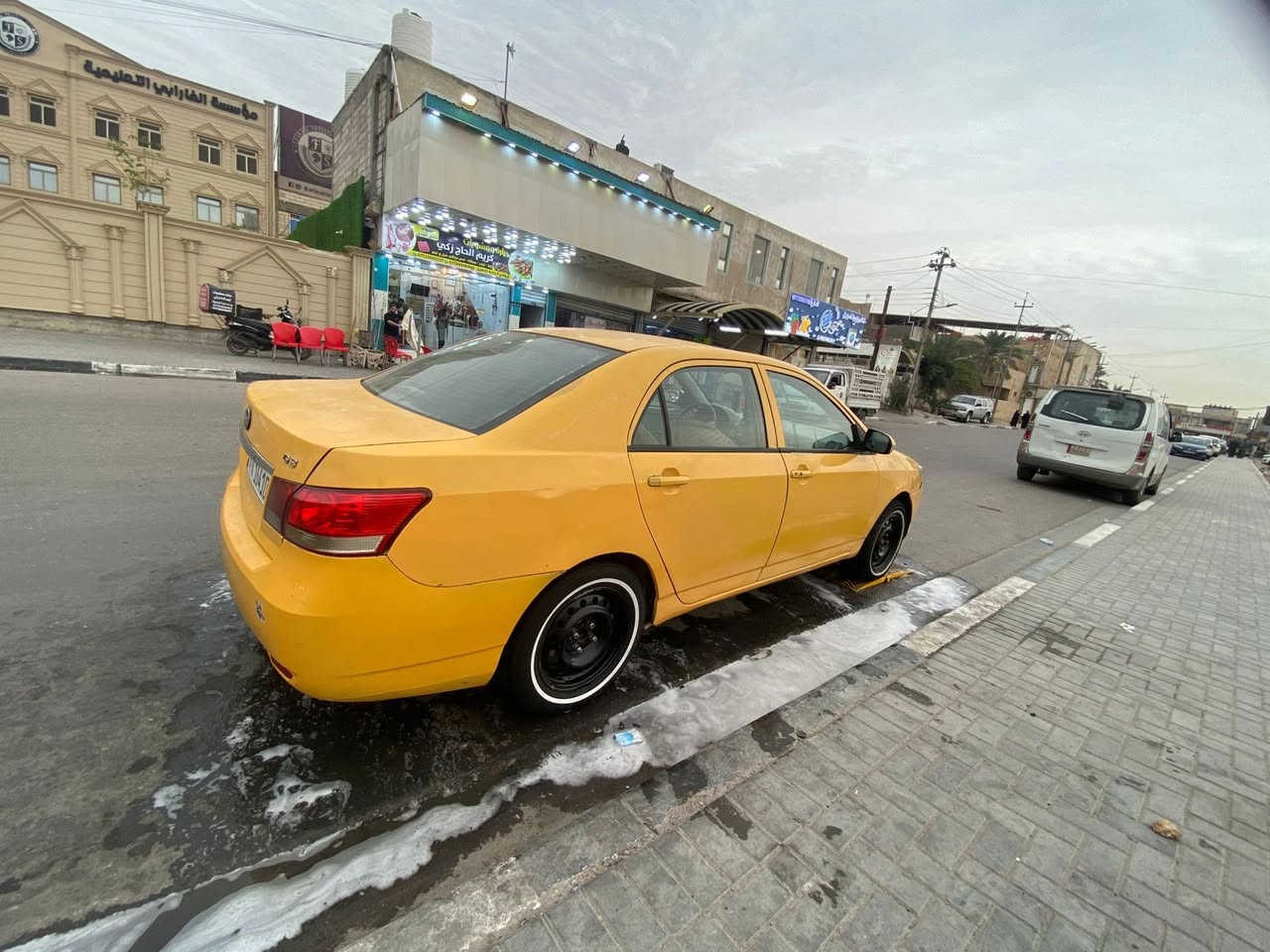 بي وايدي موديل13كير عادي  مكينه شرط نضيفات حداده نص عمر مصبوغه حزام تبريد فقط ربط وغاز شغال رقم نكليزي تحويل مباشر مكاني البصره السعر 45وبيه مجال حك جيه ***********
