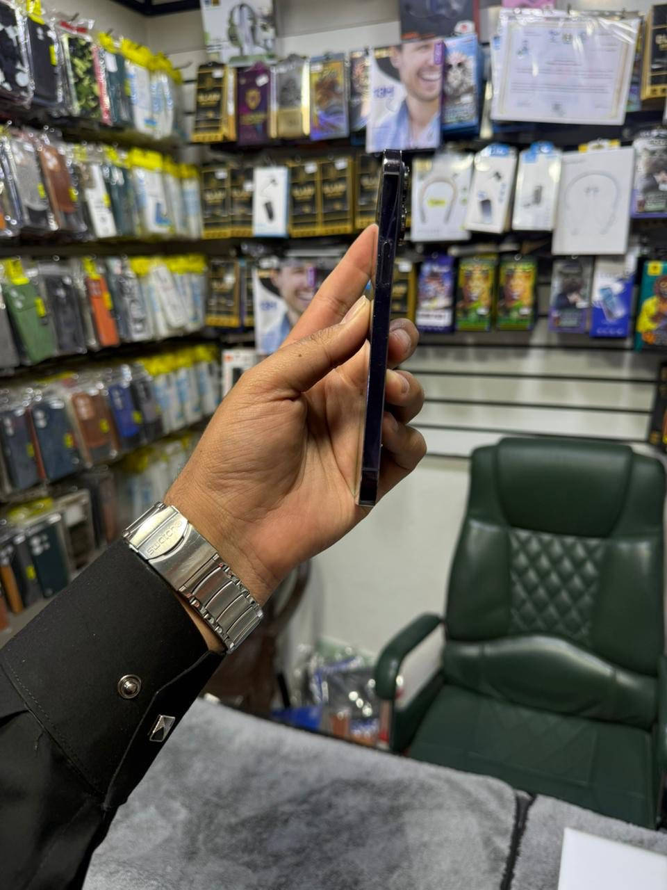 14 برو ماكس
ذاكره 256 
نموذج M تك سيم 
بطاريه 97 
شرط ما مفتوح 
سعر الجهاز 810 
شراي خاص او اتصل 
*********** 
***********
