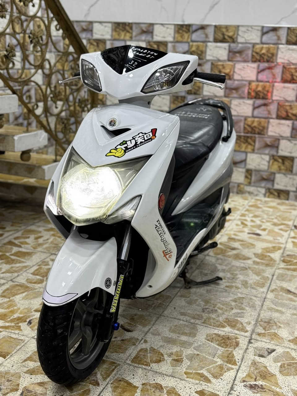 للبيع دراجه سكنس لد حديث نوزل خطين ستان كهرباىي  قبق نفخ شلعه معدل خير من الله دراجه تتعب تكول جديده مال بيت مكينه ممفتوحه كفرات اصليه شلعه معدل خير من الله مكان بغداد الكرخ السعر مليون و150 وبيهه مجال والاستفسار الاتصال ***********
