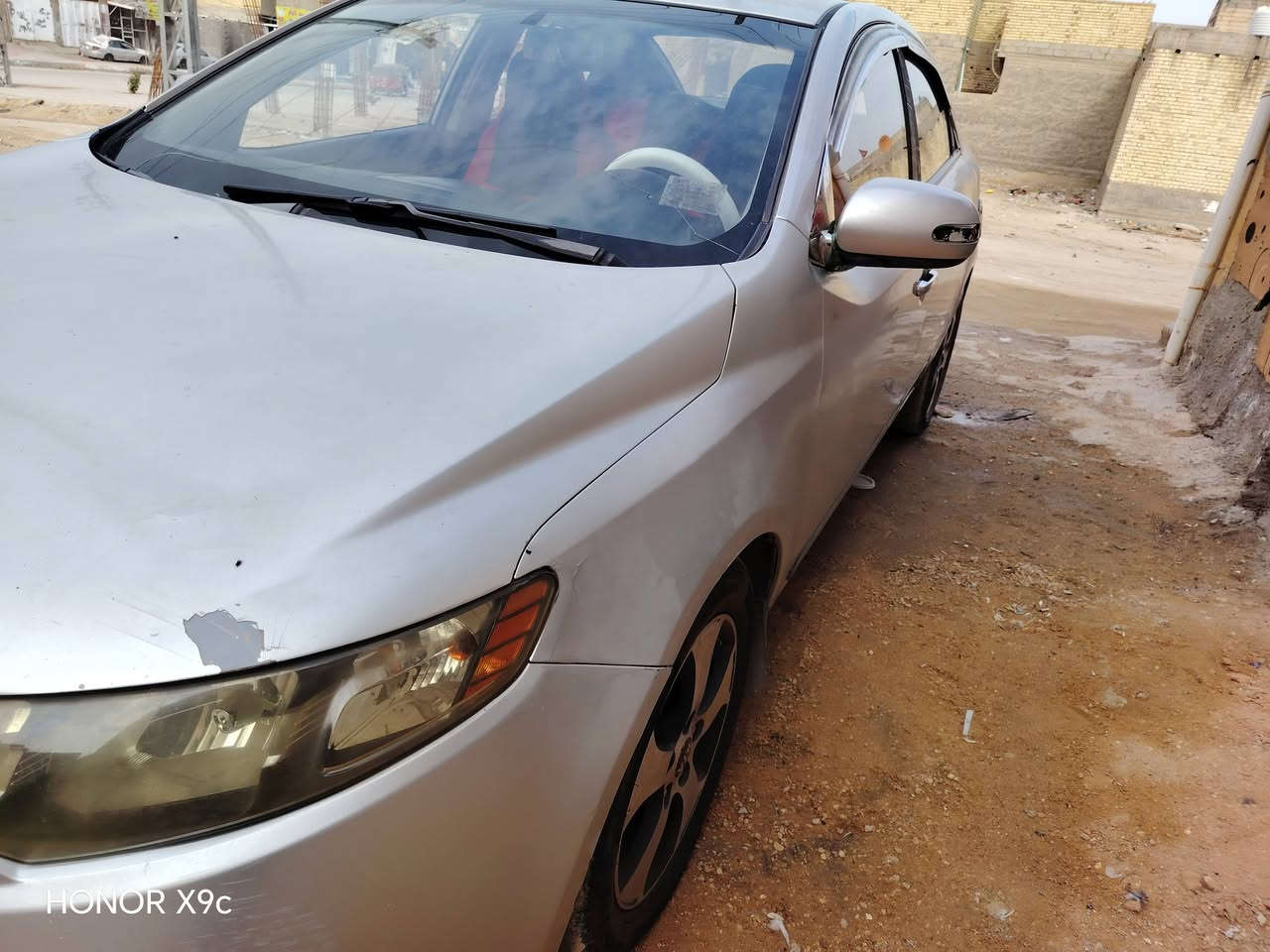 سلا عليكم سياره فورتي 2009 مكفوله ماعده بس بنيد مكينه بيه بخار تبريد شغال سعر70
***********
