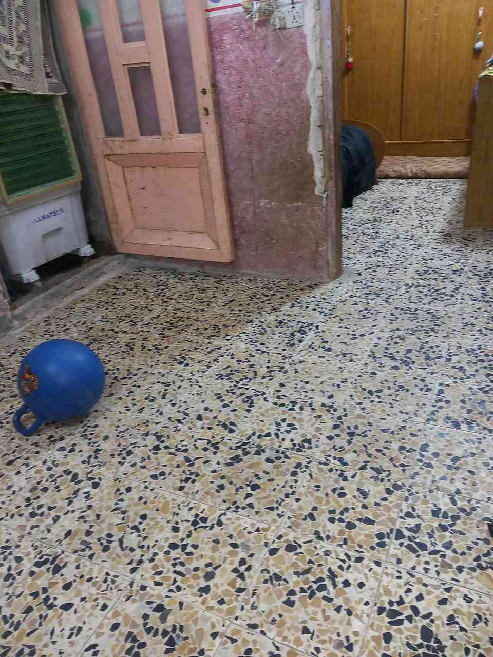 بسم الله الرحمن الرحيم

بيت🏠 للبيع المساحه 50 متر طابقين

حي النداء شارع جامعه الكفيل

      📌خلف اسواق ابن عنوز

#يبعد عن الشارع العام 10 بيوت فقط

السعر بلاش 44 مع المجال بحاجه الى ترميم بسيط

يحتوي على غرف عدد 3 
      صاله فوك + صاله جوه
مطبخ عدد 2 وحمامات فوك وجوه

بيع مستعجل بسعر مناسب جدا

للاستفسار ***********
