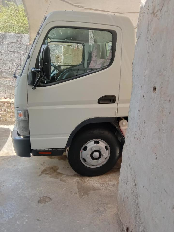 السلام عليكم
كنتر 2020 لوحة بغداد

طول بدي 5 متر 

 ماشية 130 الف مكفولة

سعر 268 ورقة

***********
