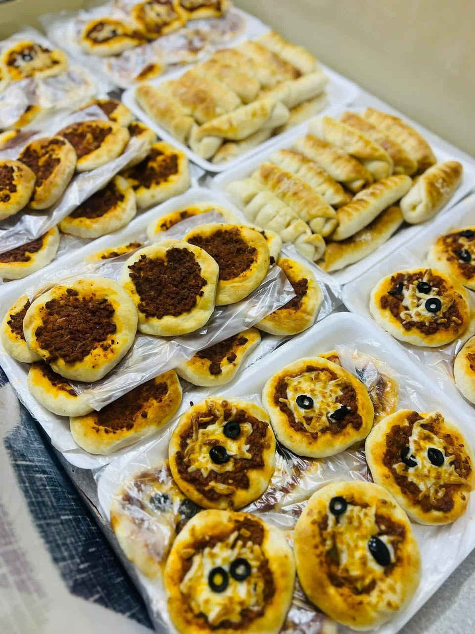 اريد من العباس ابو فاضل يقضي حاجه كلمن ي رفعلي المنشور باب رزقي عايشة عليه 
خبز بيت 50 ب10

لحم بعجين 20 ب10. فطائر 20 ب10. بيتزا 20 ب10
كيك كبير 7.  كليجة 7. مشكل 8. خليه بشوكلا 30ب10. بيع مباشر توصيل الفين داخل عزيزية حجزو ويوصلكم طلب العصر الحجز مراسله ع ماسنجر


**إذا كنت صاحب هذا الإعلان وتريد حذفه لأي سبب، رجاءا أرسل رسالة إلى الدعم الفني**