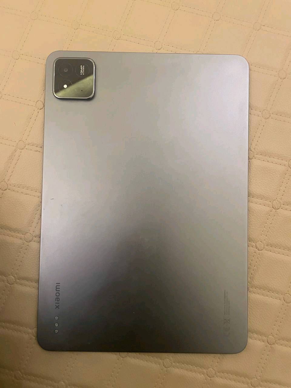 ايباد شاومي باد 7
كامل ملحقات كفر شاحنه 
وجديد كلشي ما بي