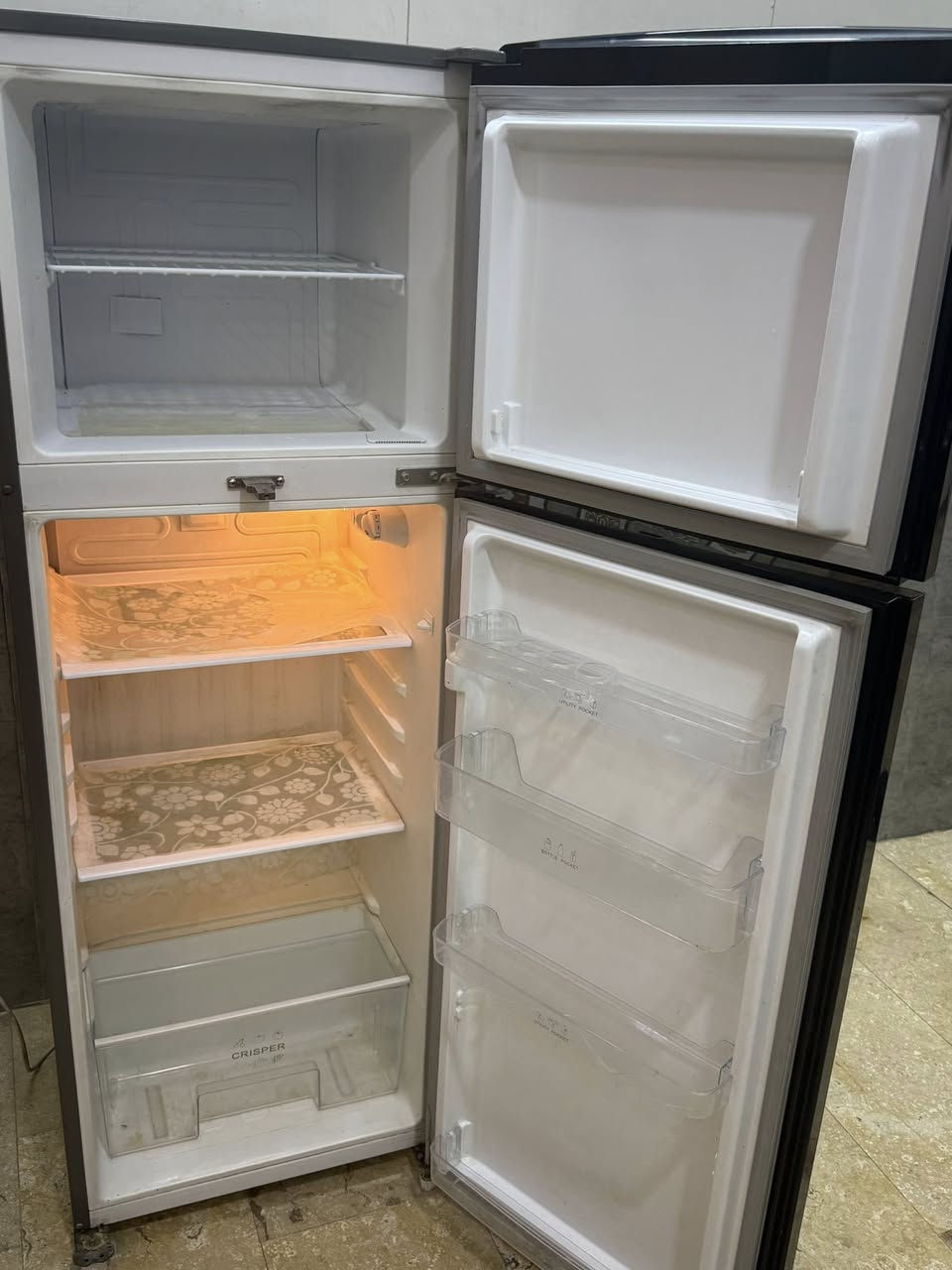 ثلاجه حجم ١٢الحافظ سعره١٥٠بيه مجال بسيط مكانه سيديه


**إذا كنت صاحب هذا الإعلان وتريد حذفه لأي سبب، رجاءا أرسل رسالة إلى الدعم الفني**