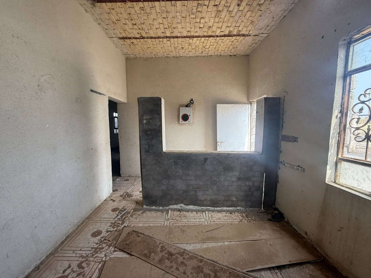 يالله سلام عليكم
بيت زراعي مساحه 200عوزه نواقص قليله بسديناويه بشارع مستوصف مقابيل الملعب يحتوي ع غرفتين وصاله ومطبخ وصحيات واستقبال مكامله سعره 37وبيه مجال وينباع اقصاد شراي تفضل خاص وتدلل ***********
