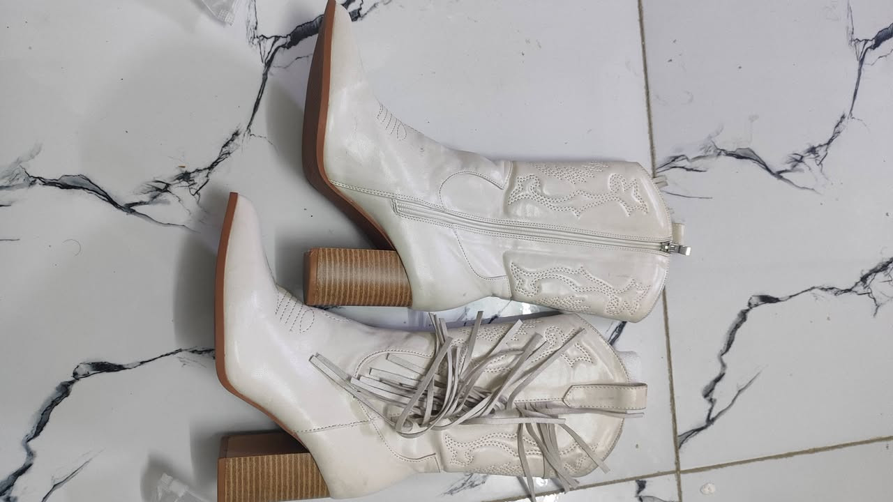 احذية وبوتات نسائية اللبيع


**إذا كنت صاحب هذا الإعلان وتريد حذفه لأي سبب، رجاءا أرسل رسالة إلى الدعم الفني**