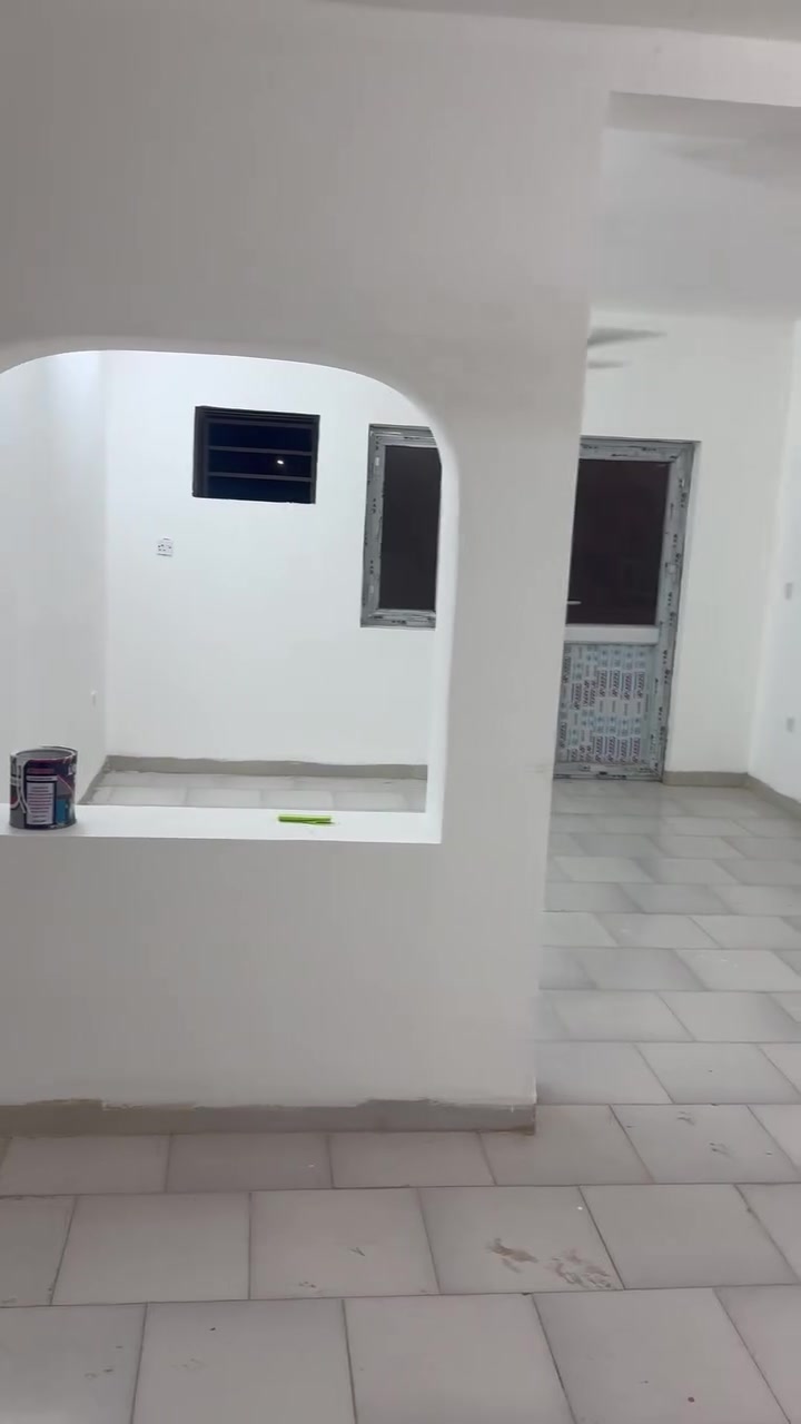 السلام عليكم شقق للبيع في مجمع ام العصافير السكني الجديد شقه حره مامطلوبه ابد بل Bجاهزه من كلشي ماعيزه شي عل شارع موقع حلو طابق وسط وعدنه بل Aشقتين وحده اكبال وحده موقع مرتب مقابيل الروضه القصد الشهري ٣٣)الف متبقي 17مليون عليهه استلام جديد الاستفسار على الرقم ***********
