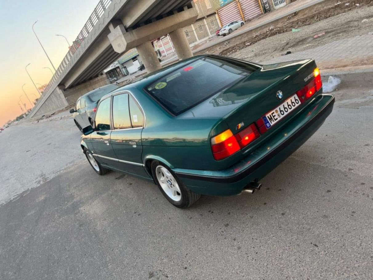 سلام عليكم بي إم دبليو مديل1993
مكينه 6v كير عادي 

سياره كفاله عامه 

تبريد ثلج

تايرات جدد

سنويه منتهيه 

سعر 60$ وبيه مجال  

عنوان بصره زبير

***********
