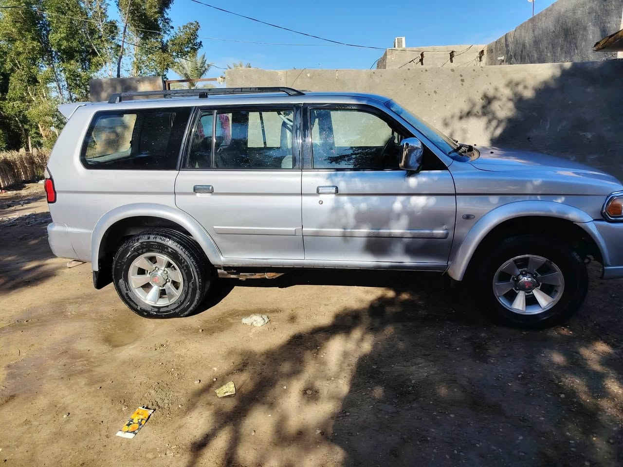 السلام عليكم سياره مديل 8حلوه ونضيفه حدايديه جديده تخم تاير جديد مكفولة من كير ومكينه سياره حلوه ونضيفه دفع رباعي سنويه ال 27 مكان ديوانية غماس السعر 88 وبيه مجال هاذه رقمي للتواصل ***********
